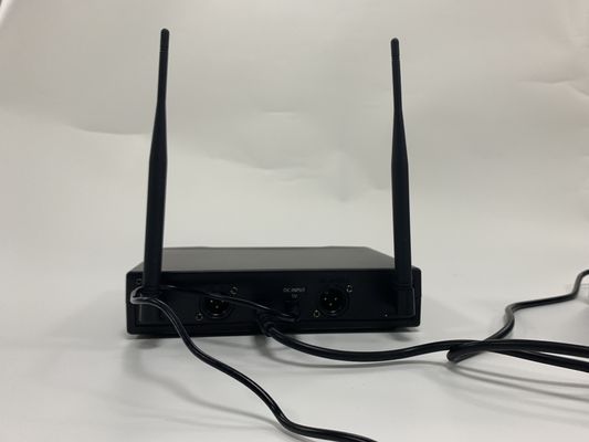 professionista senza fili del sistema del microfono di frequenza ultraelevata di 70 unità con l'altoparlante di Bluetooth