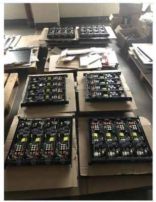 Gli amplificatori e gli altoparlanti dell'amplificatore di potenza 2*240W di PA alimentano l'amplificatore di potenza 20000W professionale del miscelatore